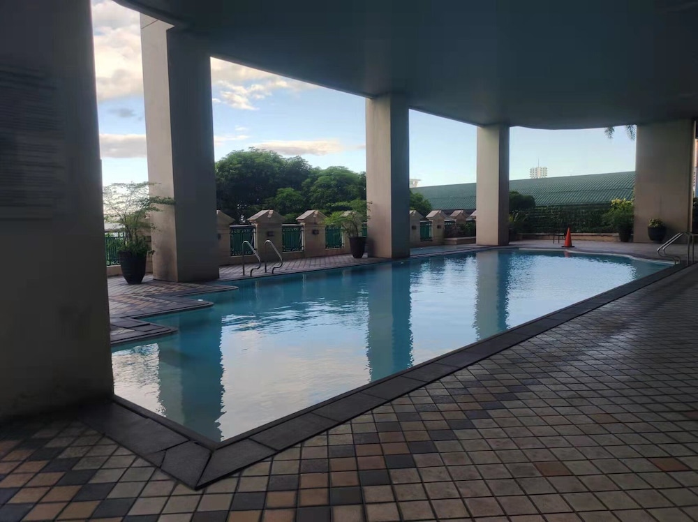 GOTOPHI at Renaissance 3000 BGC view 5