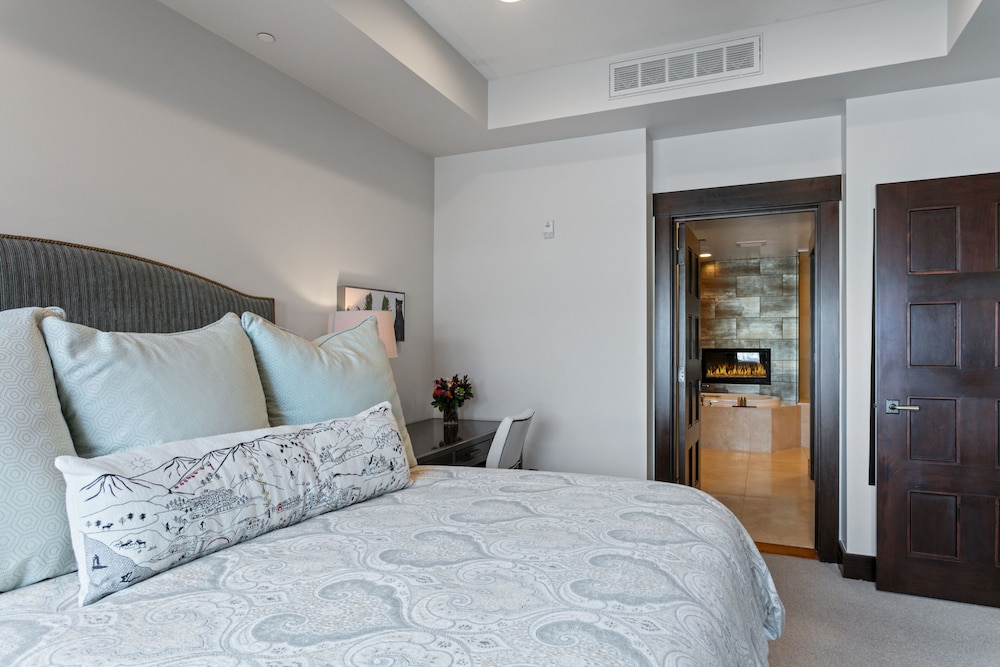 Flagstaff Lodge at Deer Valley Resort - Two Bedroom Residence #305 2 Condo