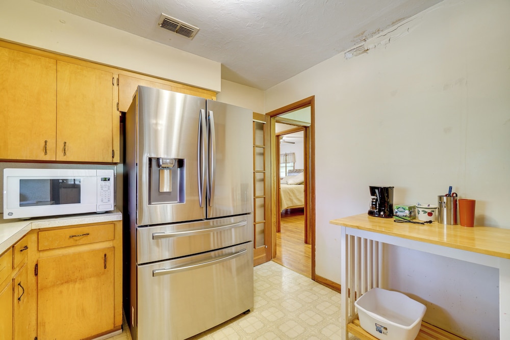 Robbinsville Retreat - Creekside Home w/ Deck!