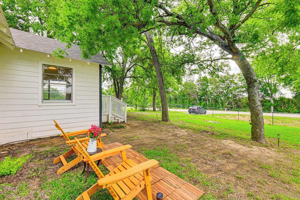 Blue Ridge Retreat on 10-acre Farm: Rural Reset!