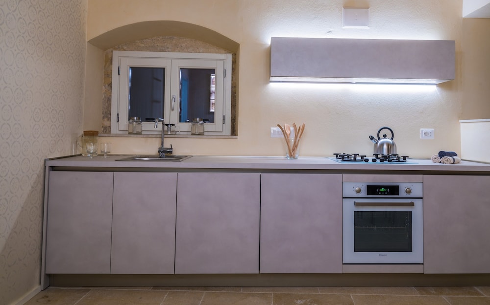 Chiaramonte Suite en Syracuse — kitchen