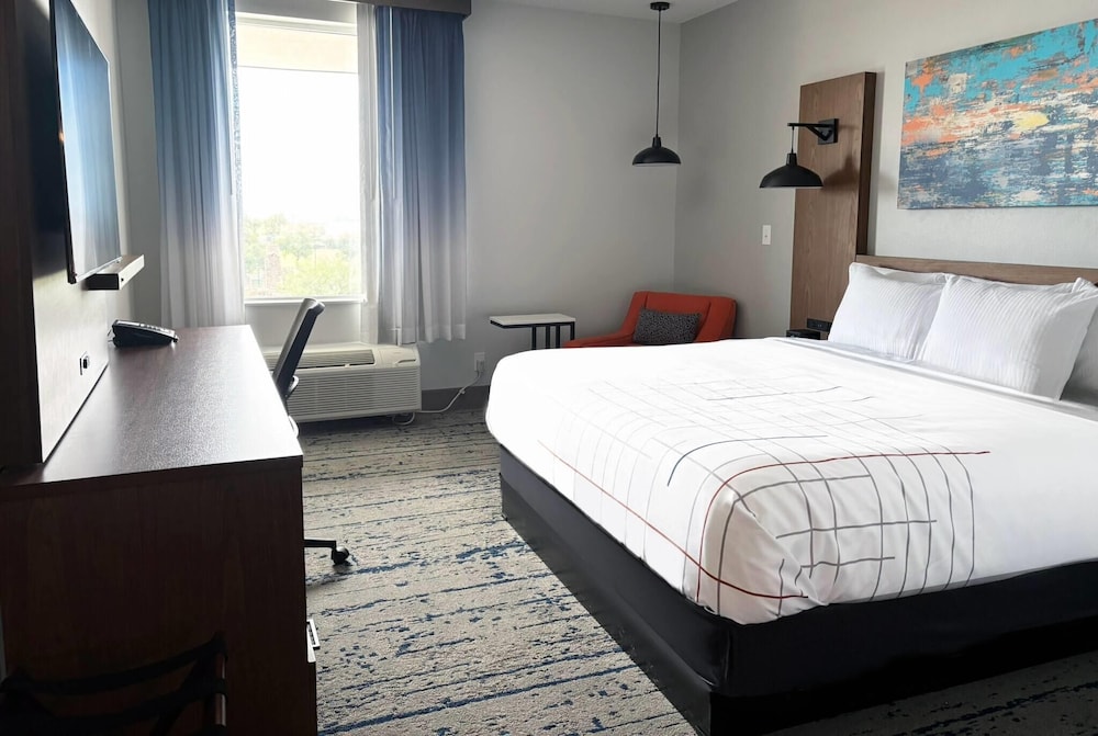 La Quinta Inn & Suites by Wyndham Eagle Pass