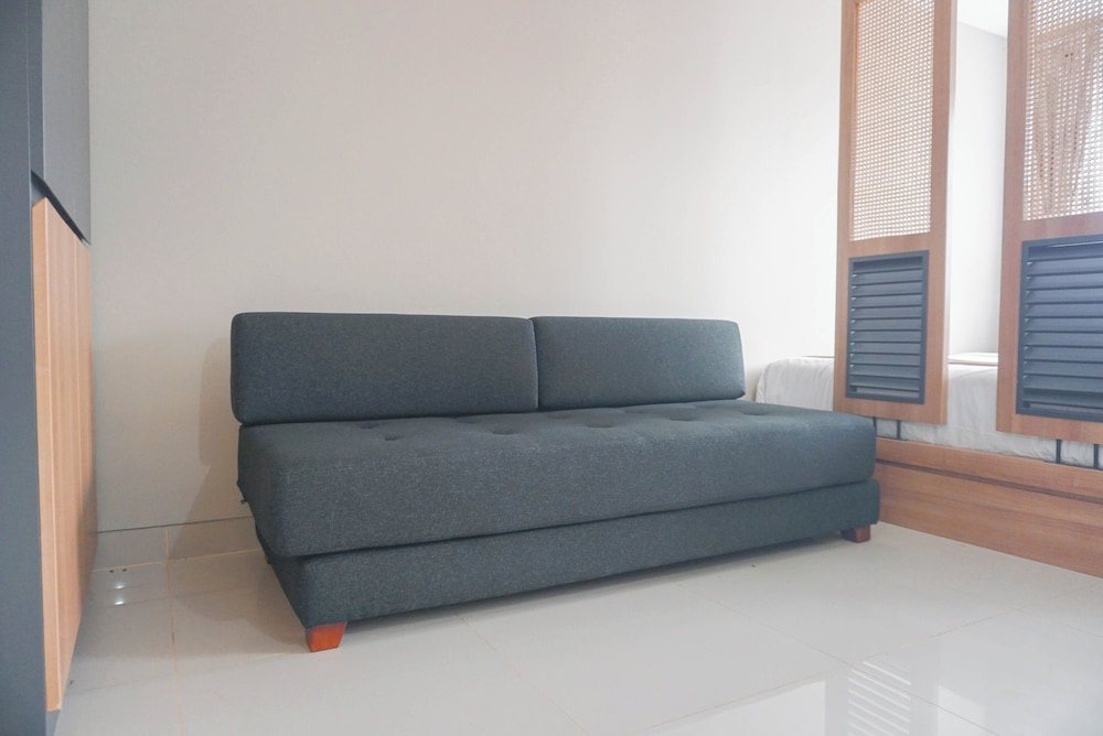 Comfortable Studio Room at LRT City Jatibening