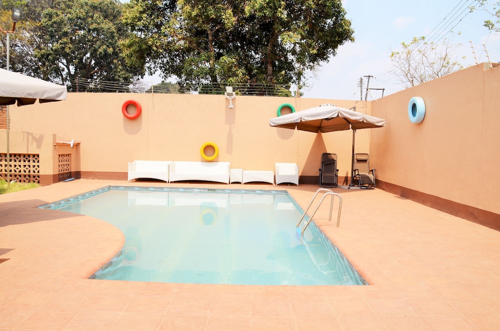 Pool & Wellness
