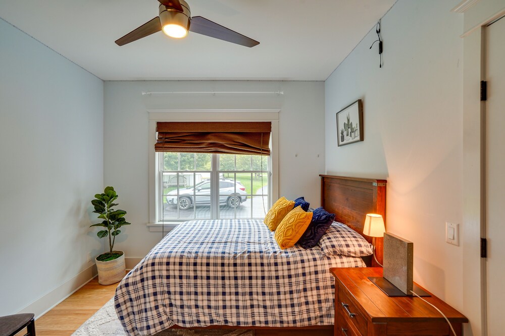 Stockbridge Retreat w/ Pool & Hot Tub!