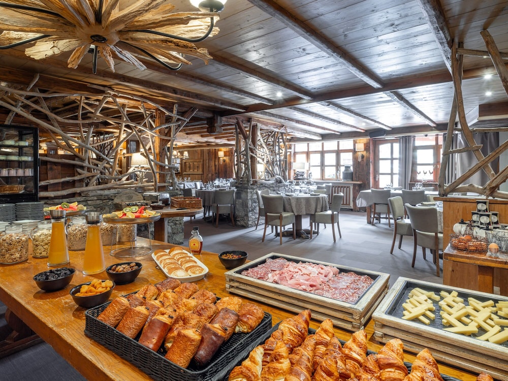 Les Allues Vacations - Hotel L'Eterlou - Property Image 1