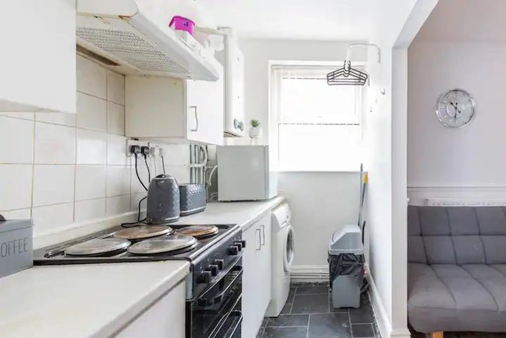 Cheerful Maisonette in the Heart of Orrell Park