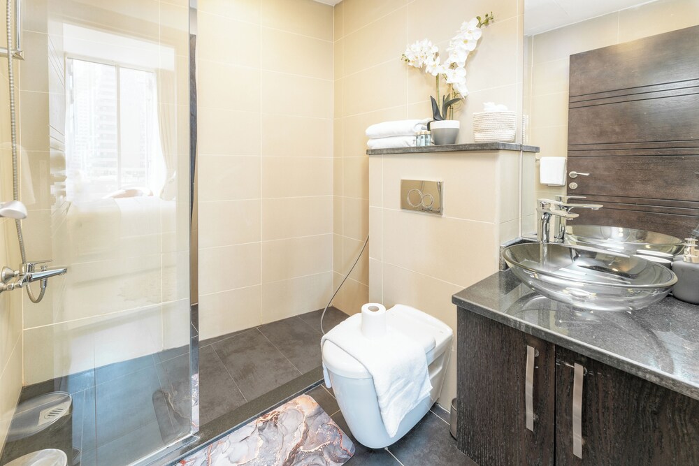 Cayan Tower - The Artist Studio