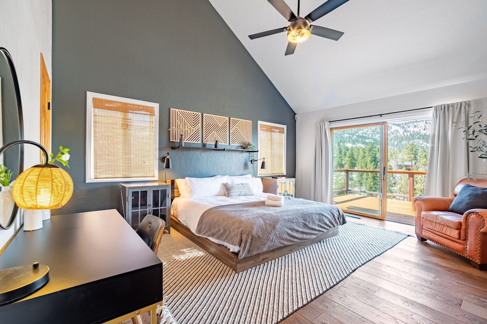 Endless View Lodge by Avantstay Incredible Views Close To Bear Mountain Ski Resort w Hot Tub