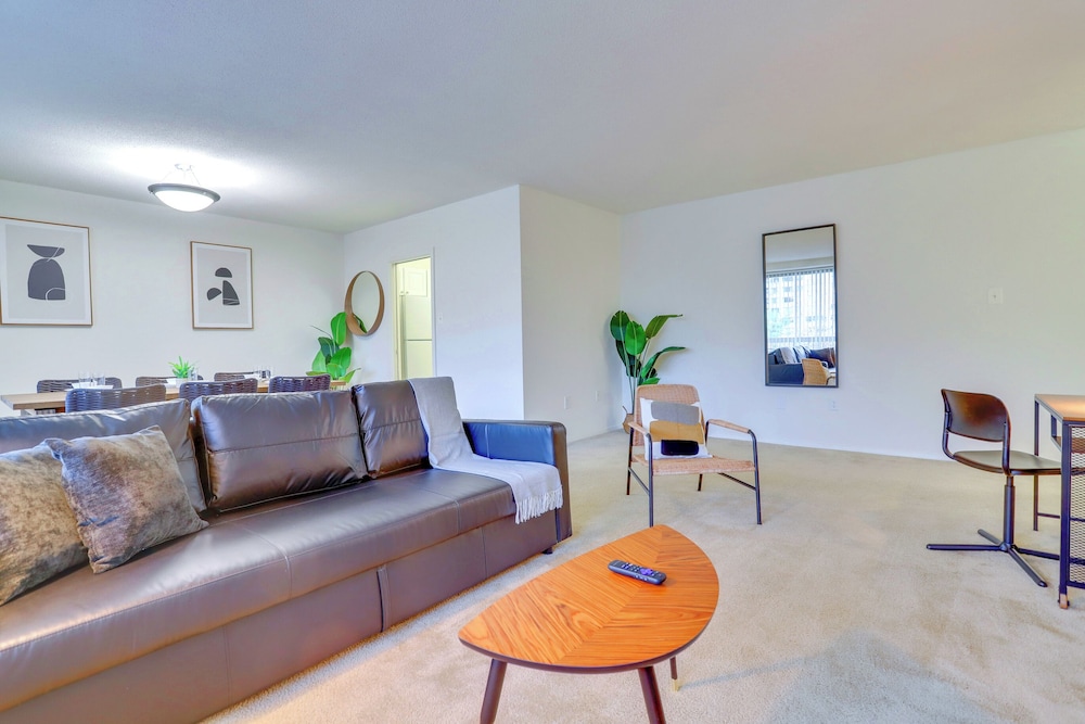 Prime Crystal City Apartments