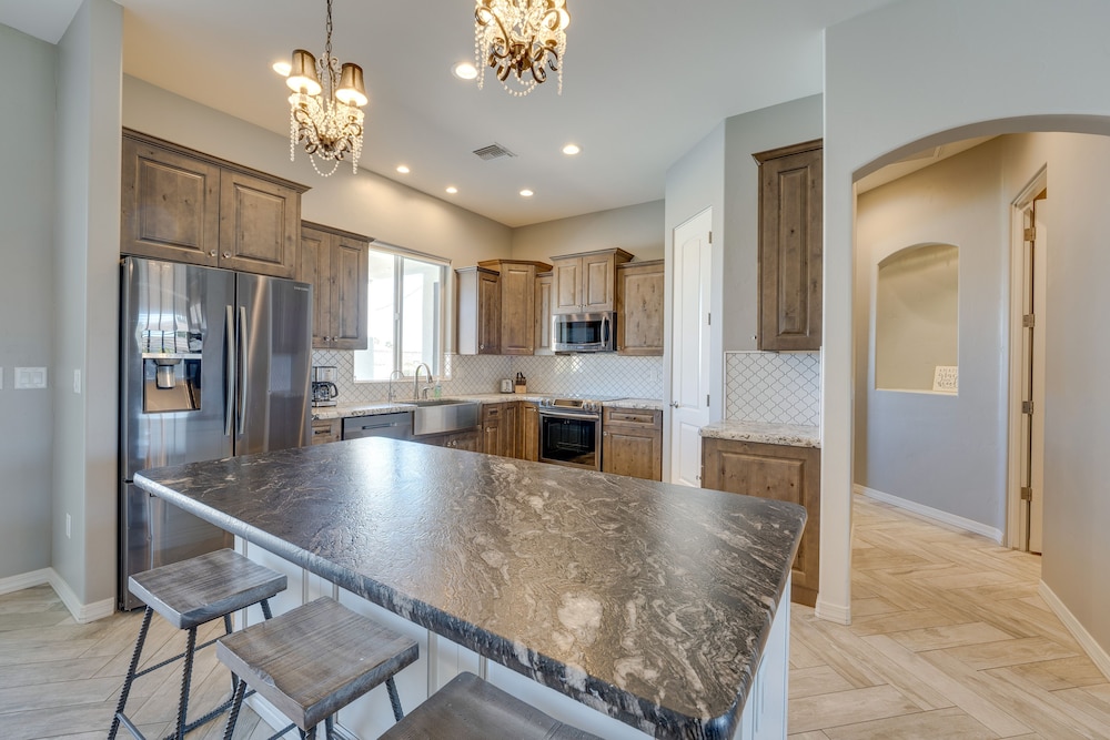 Heated Pool & Spa: Lake Havasu City Villa! view 4