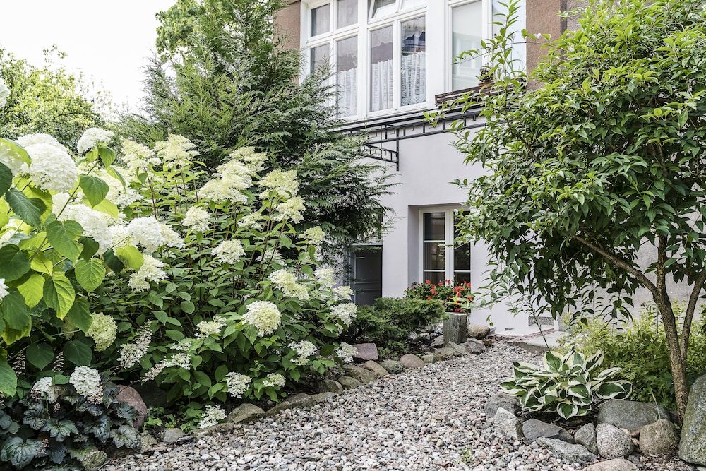 Sanhaus Apartments