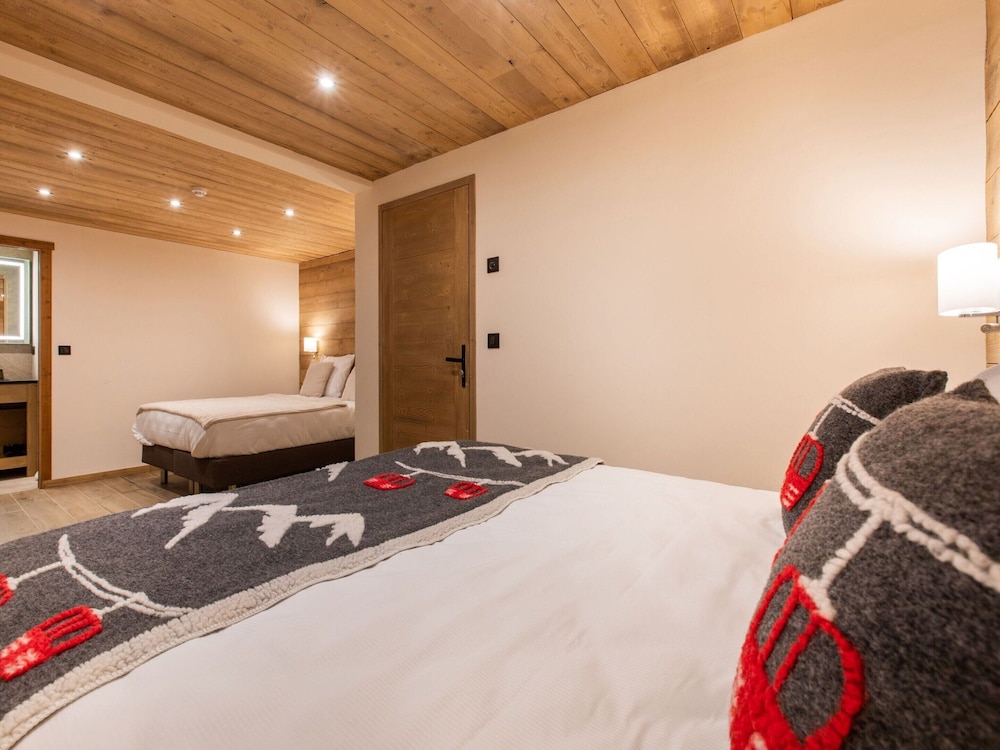 Chalet in Champagny by Ski Slopes
