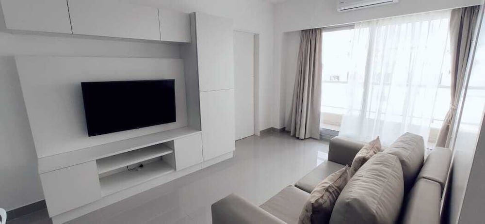 Ayres Suites Moreno