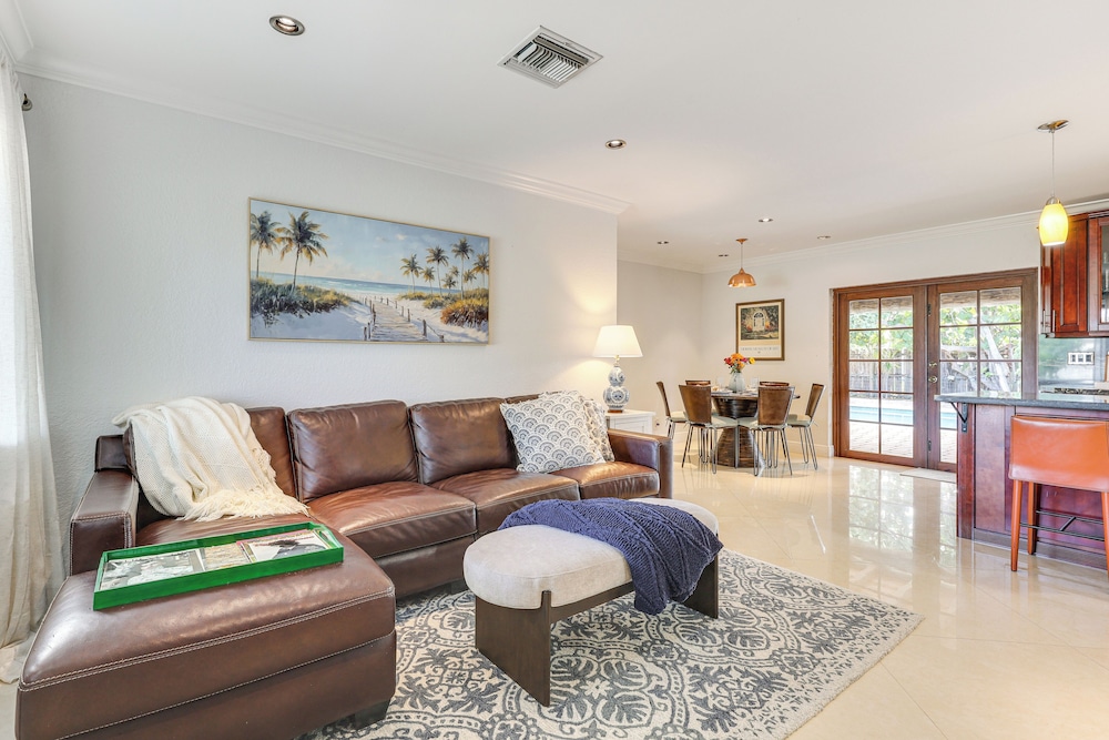 Fish, Swim & Relax Poolside! Deerfield Beach Oasis