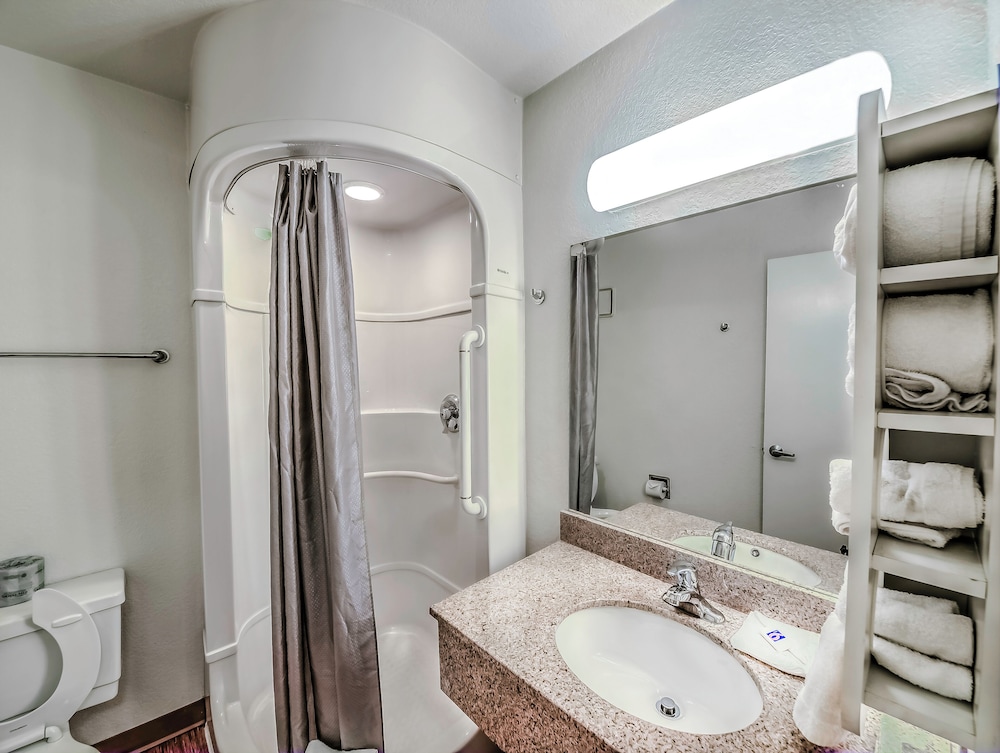 Motel 6 – Colorado Springs, CO – South/Metro Area