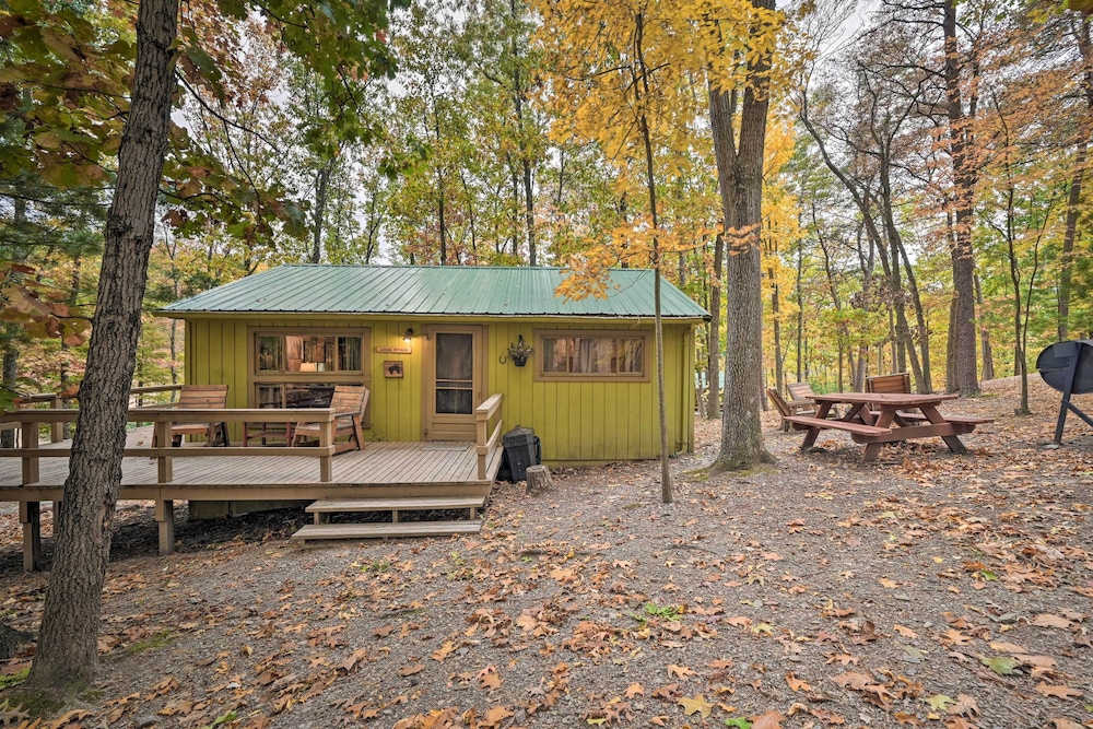 5 Mi to Raystown Lake Launch: Lucas Mccain Cabin view 2