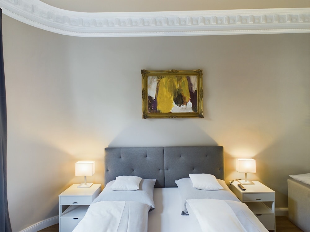 Art Apartments