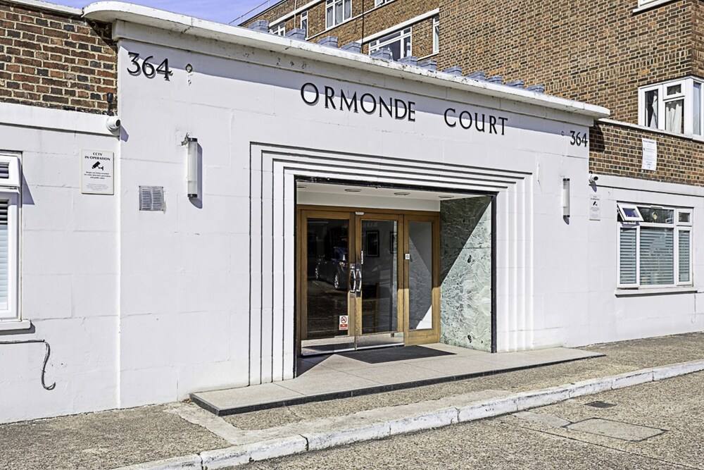 1-bed London Bliss: Putney Gem