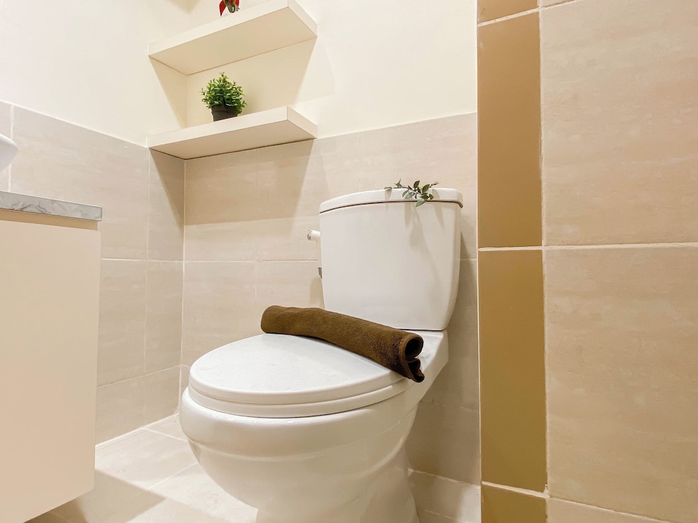 Modern White Accent 2Br Apartment Meikarta