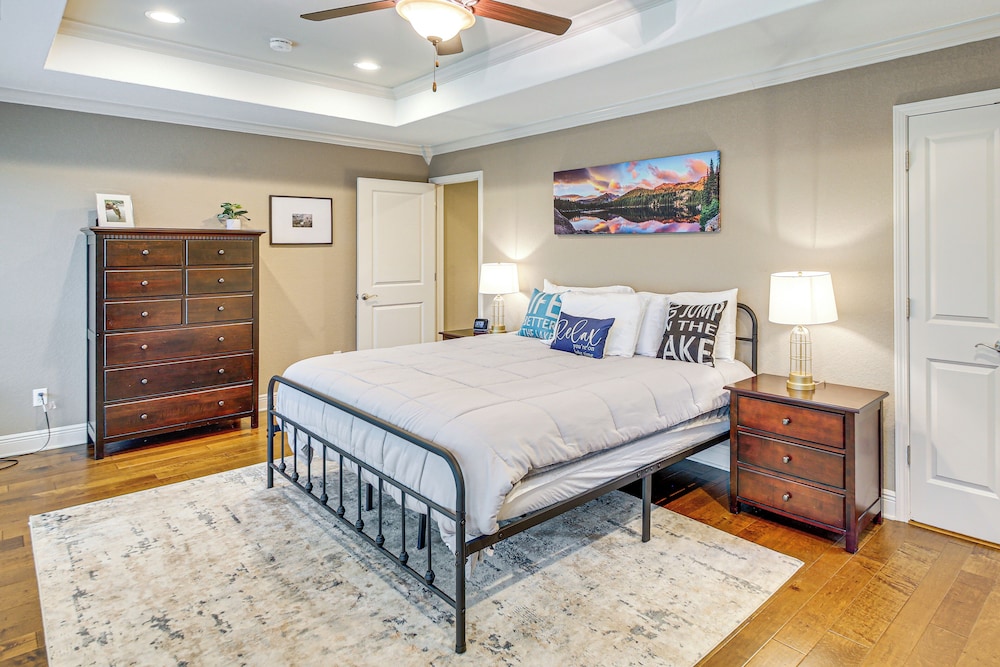 Tranquil Views: Riverfront Retreat in Hot Springs!