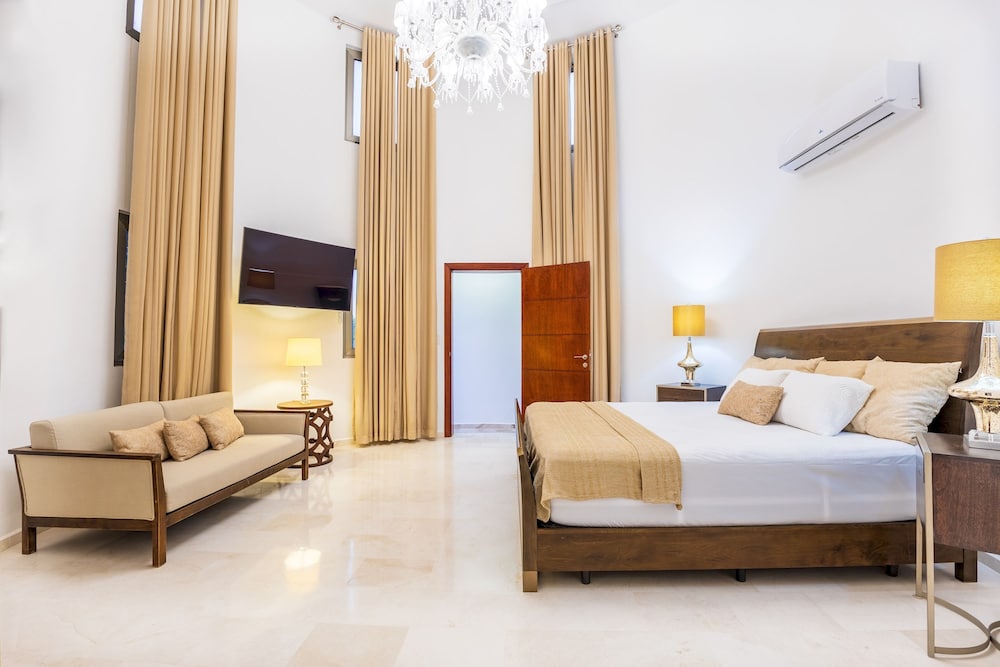 Villa Desiree 5BR Cocotal Luxury Villa Pool Maid
