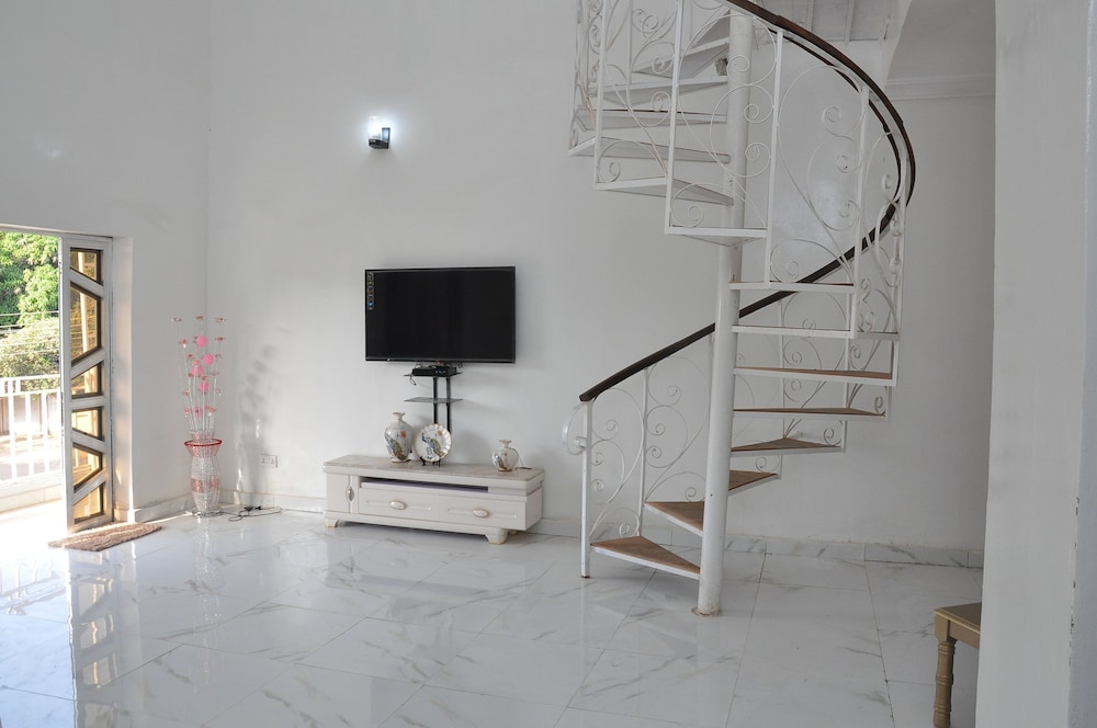 B2 Self Catering Apartments view 4