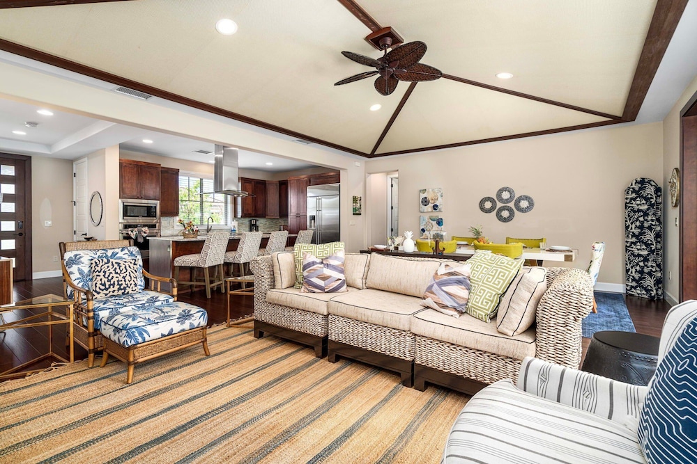 Hawaiian Unit - Outdoor Private Pool - Central AC - Vrkcv