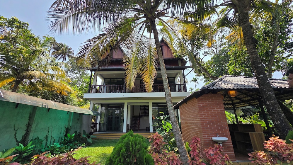 Mango Lantern Villa, Kollam