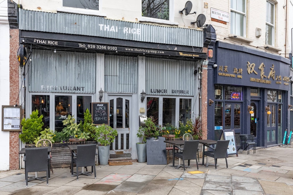 Poplar Grove II by Onefinestay
