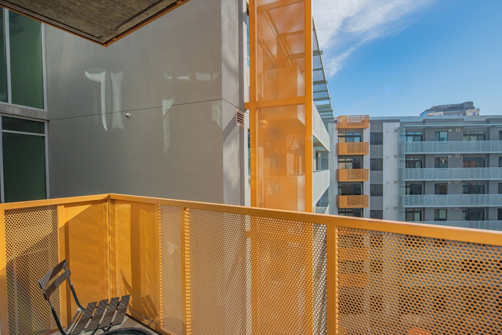 ROVE LIVING/KL - Roosevelt Point