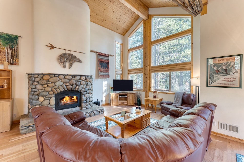 Hansel by Avantstay Pool Table 5mins to Skiing