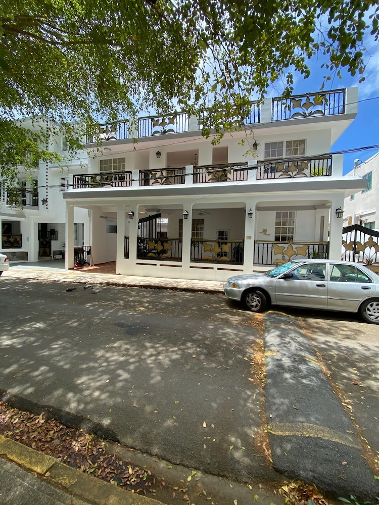 Hotel Placid Suites - Image 1