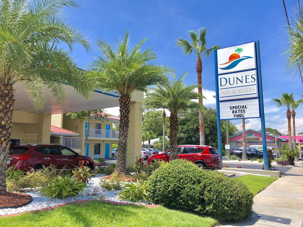 Dunes Inn & Suites