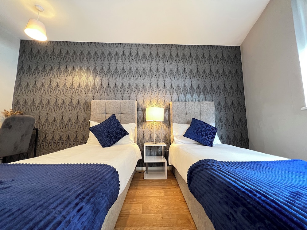 Kensington Private House- Walk to stores and tube-PRIVATE entrance- In Central London