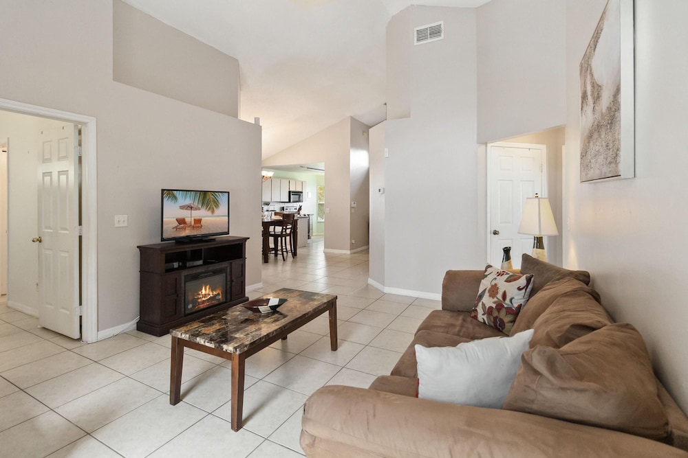 Cozy Home Near Disney!!!