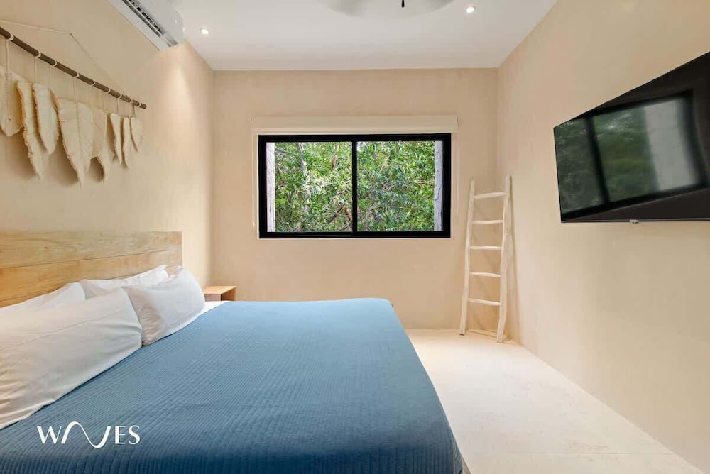 Spacious 3 Br. W/private Pool Exclusive Gym