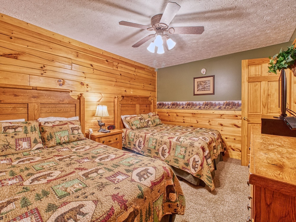 Gatlinburg Getaway by Jackson Mountain Rentals view 5