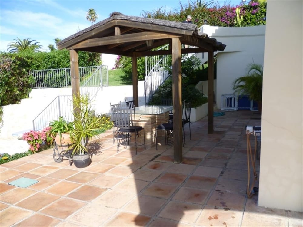 Villa Near Beach In Marbella - Image 3