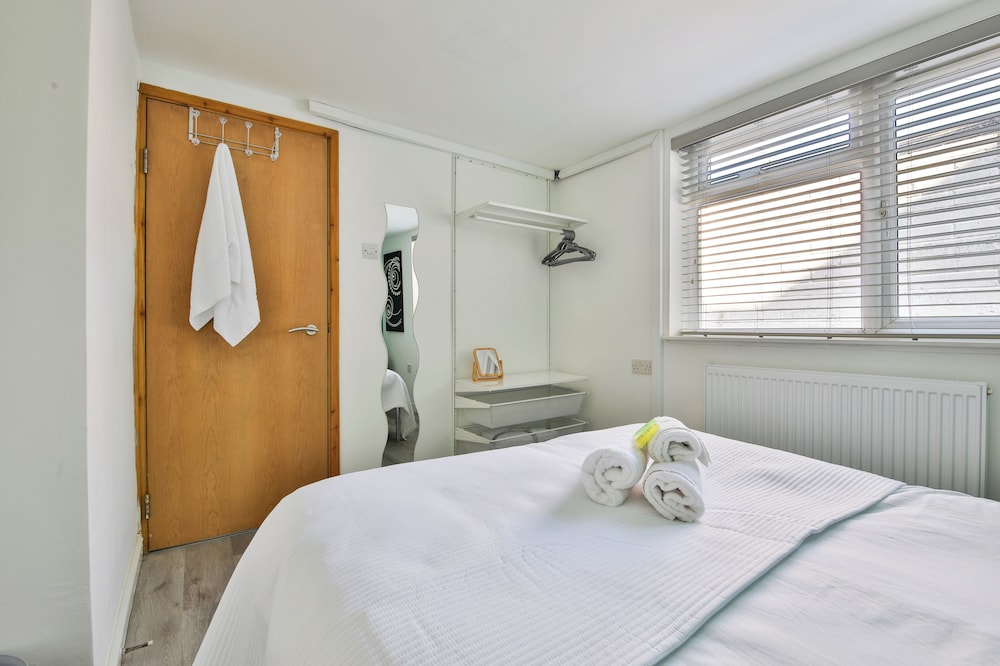 2 Bed Apartment Near Cardiff Bay
