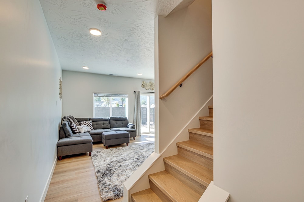 Built in 2025: Parowan Escape w/ Views!