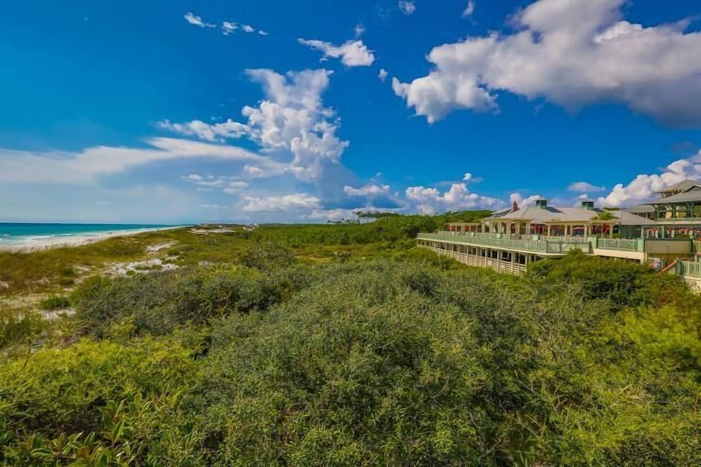 Summer Dreams 4 Bedroom Holiday Home by Five Star Properties