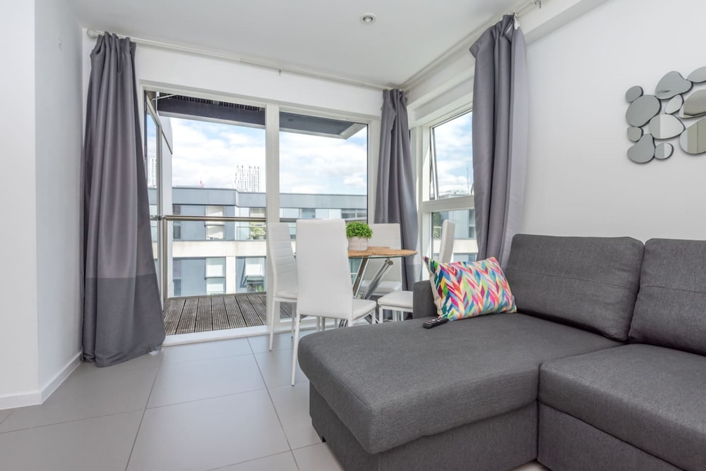 Old Street - Sleek Apartment