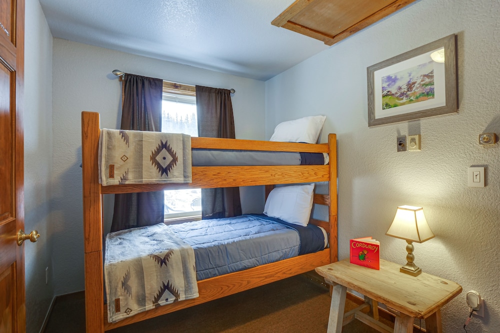 Peaceful Alma Cabin Rental: 13 Mi to Breckenridge! view 4
