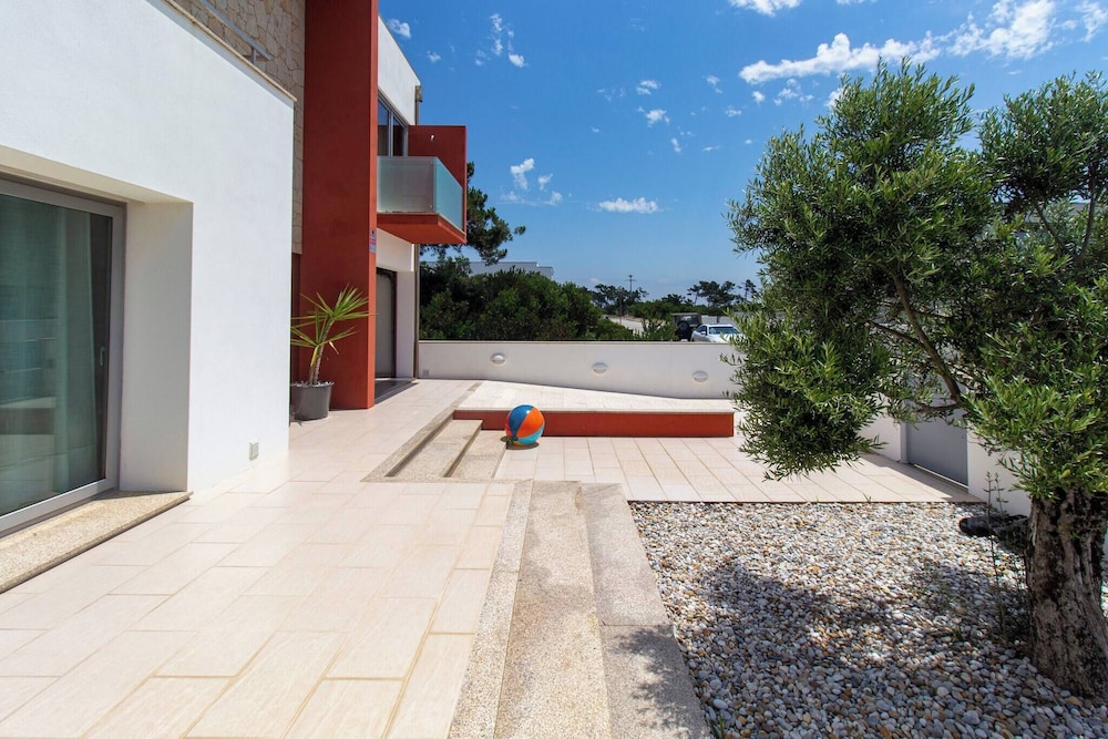 House With Heated Pool all Year Round