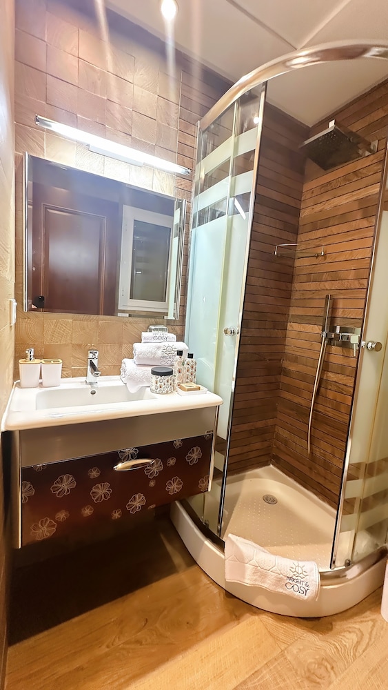 L'Orchidée - Luxury Suites