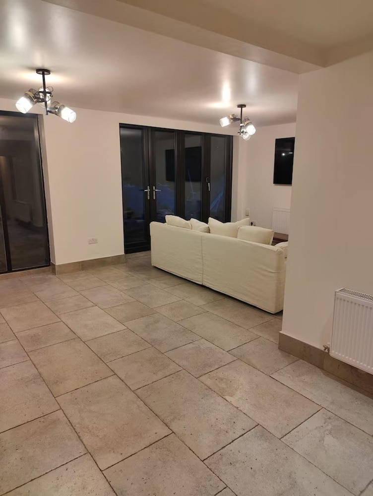 4 Guests - Bbq - Parking - Garden