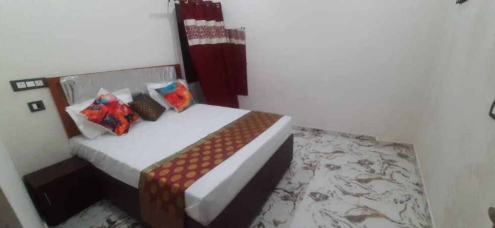 Rudraksha Kashi Inn By GRB