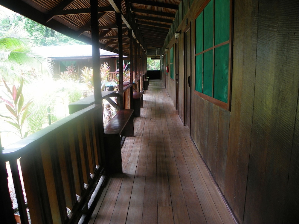 El Pizote Lodge