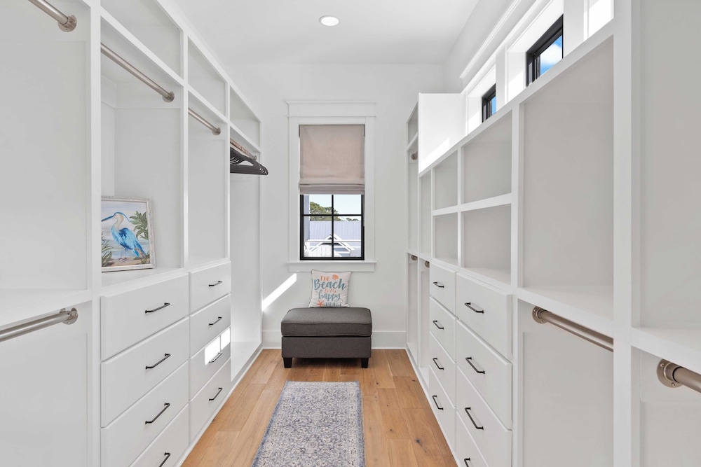 Rooftop Deck w/ Views, Pool, Luxury 5bdr Resorting To Happiness by Avantstay